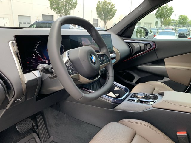 Vehicle image 17 of 37