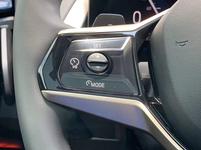 Vehicle image 32 of 37