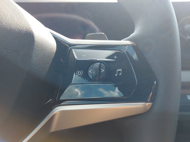 Vehicle image 29 of 39