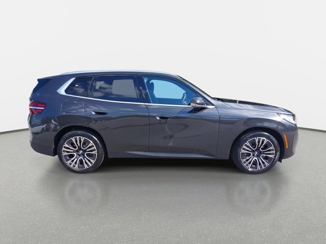 Vehicle image 4 of 39