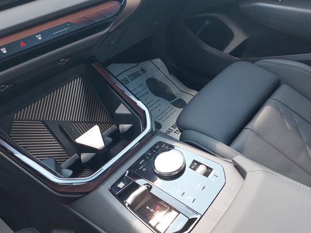 Vehicle image 24 of 39