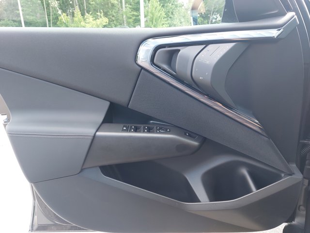 Vehicle image 25 of 39