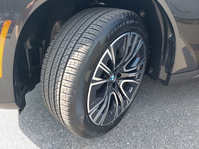 Vehicle image 11 of 39