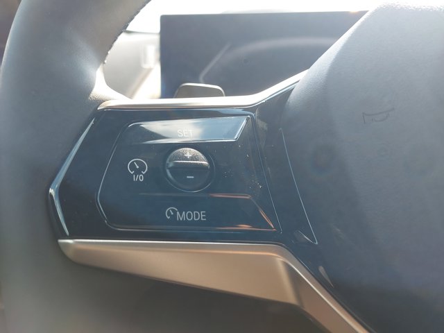 Vehicle image 28 of 39