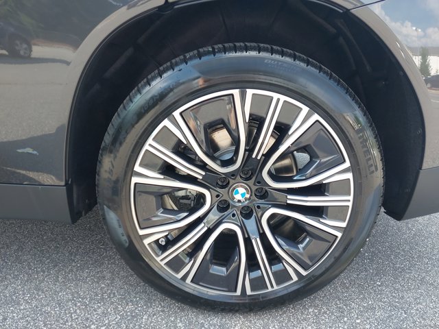 Vehicle image 10 of 39