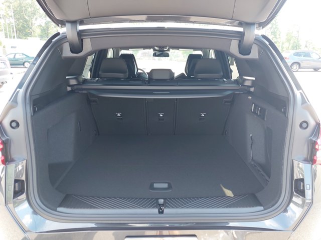 Vehicle image 12 of 39