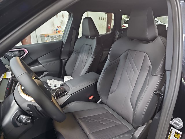 Vehicle image 16 of 38