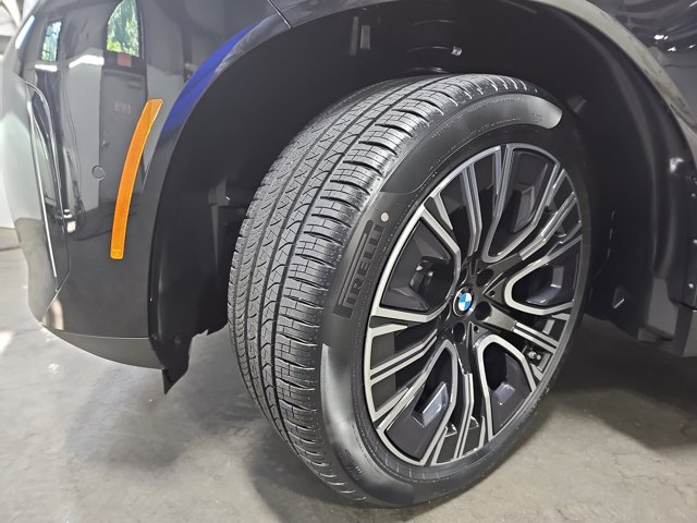 Vehicle image 11 of 38