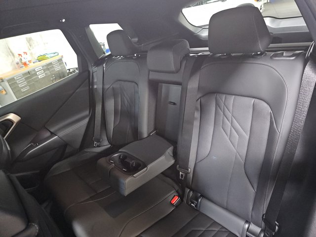 Vehicle image 18 of 38