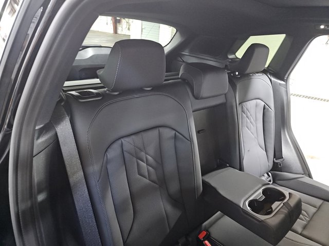 Vehicle image 15 of 38
