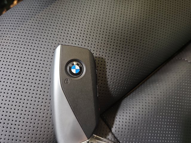 Vehicle image 26 of 38