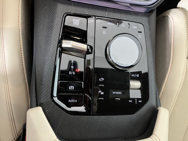 Vehicle image 18 of 26