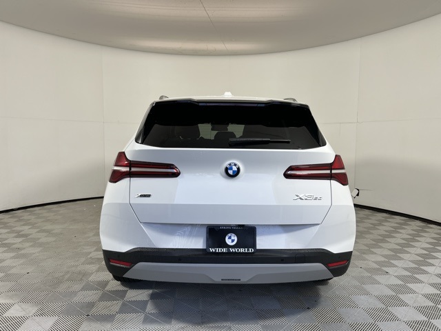 Vehicle image 6 of 26
