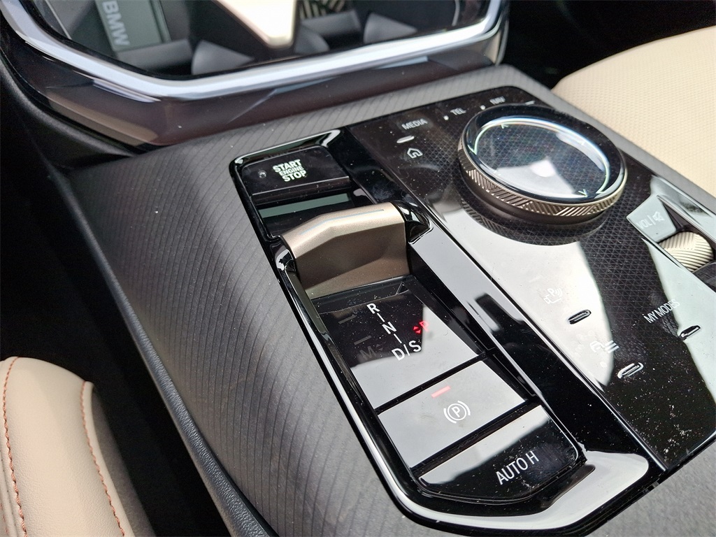 2025 BMW X3 30 xDrive Image 13 of 18