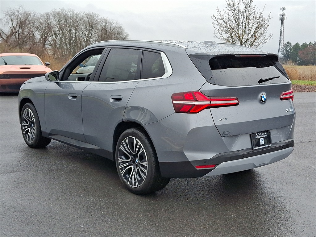 2025 BMW X3 30 xDrive Image 4 of 18