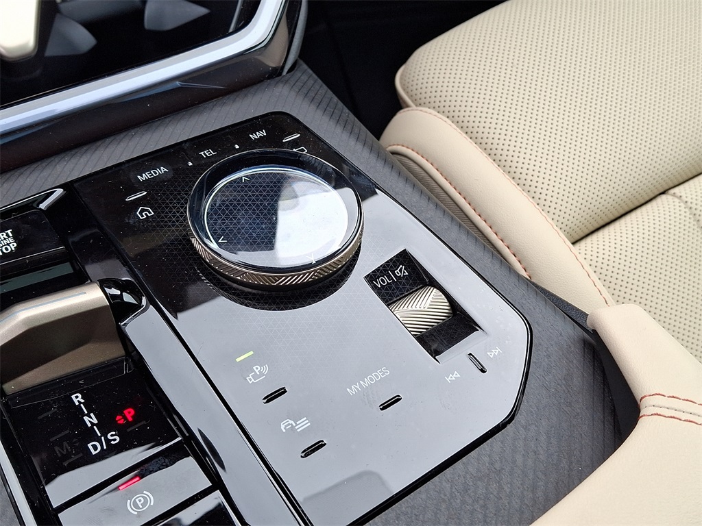 2025 BMW X3 30 xDrive Image 14 of 18