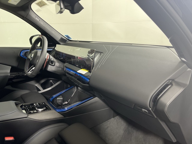 Vehicle image 23 of 27