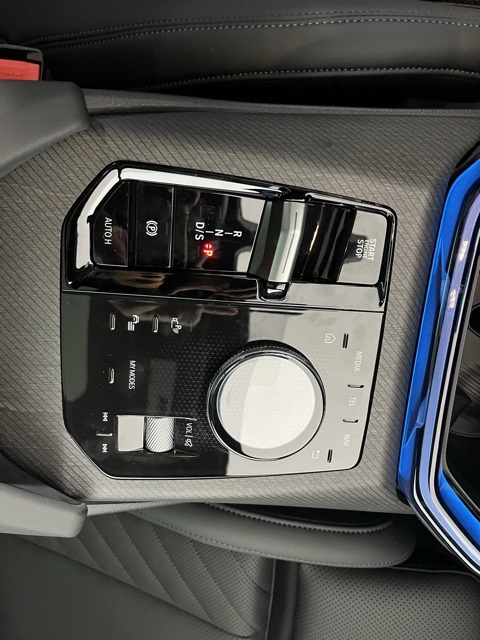 Vehicle image 18 of 27