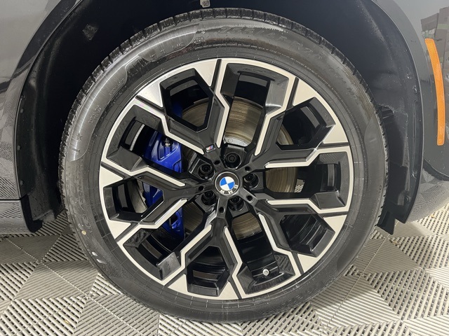 Vehicle image 25 of 27