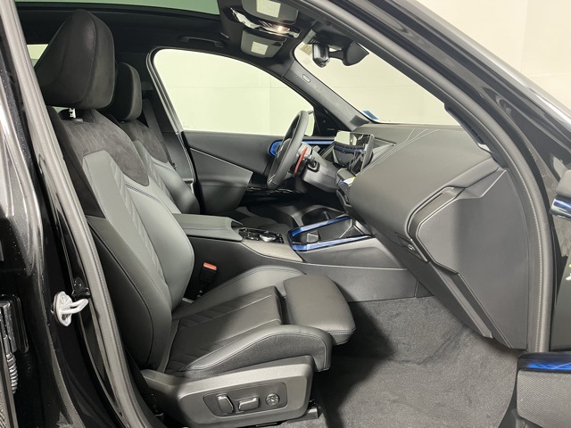 Vehicle image 22 of 27