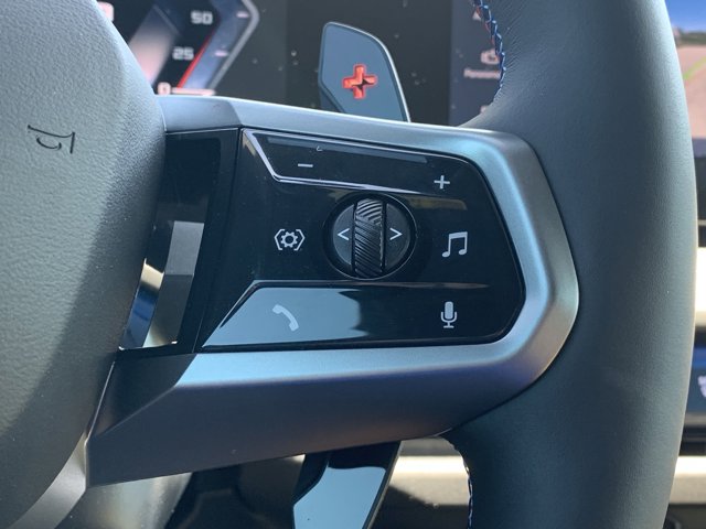 Vehicle image 21 of 37