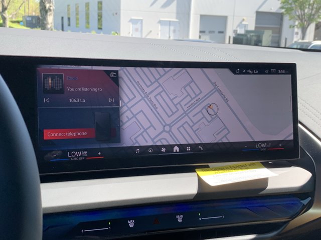 Vehicle image 26 of 37