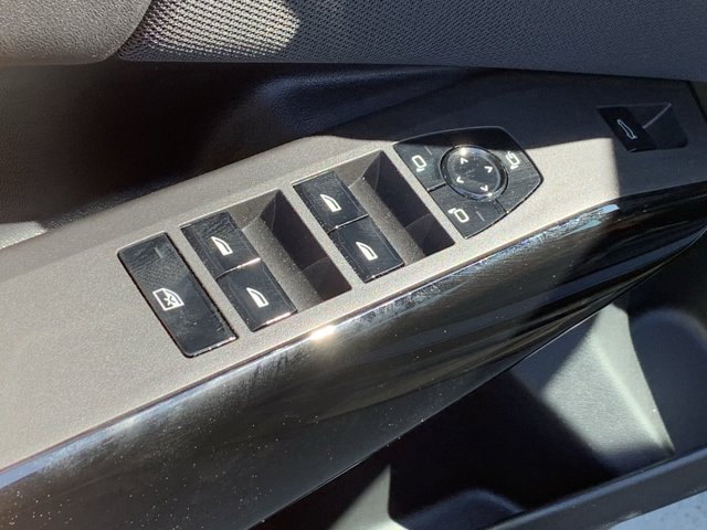 Vehicle image 13 of 37