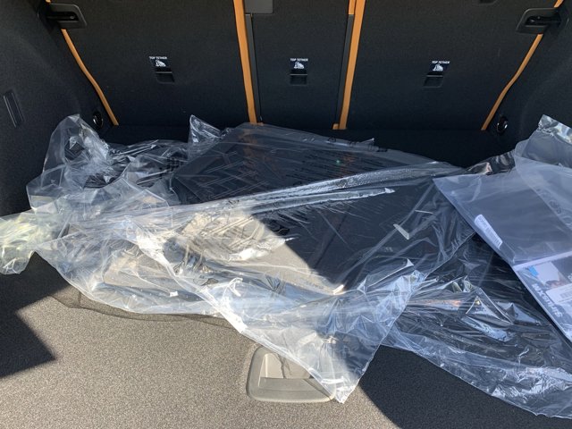 Vehicle image 34 of 37