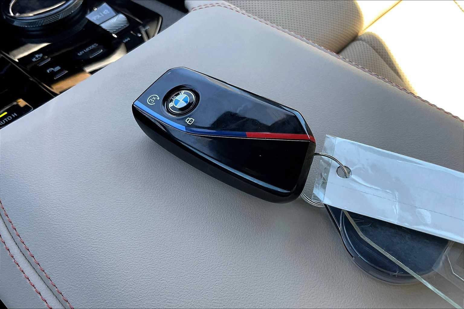 Vehicle image 26 of 35