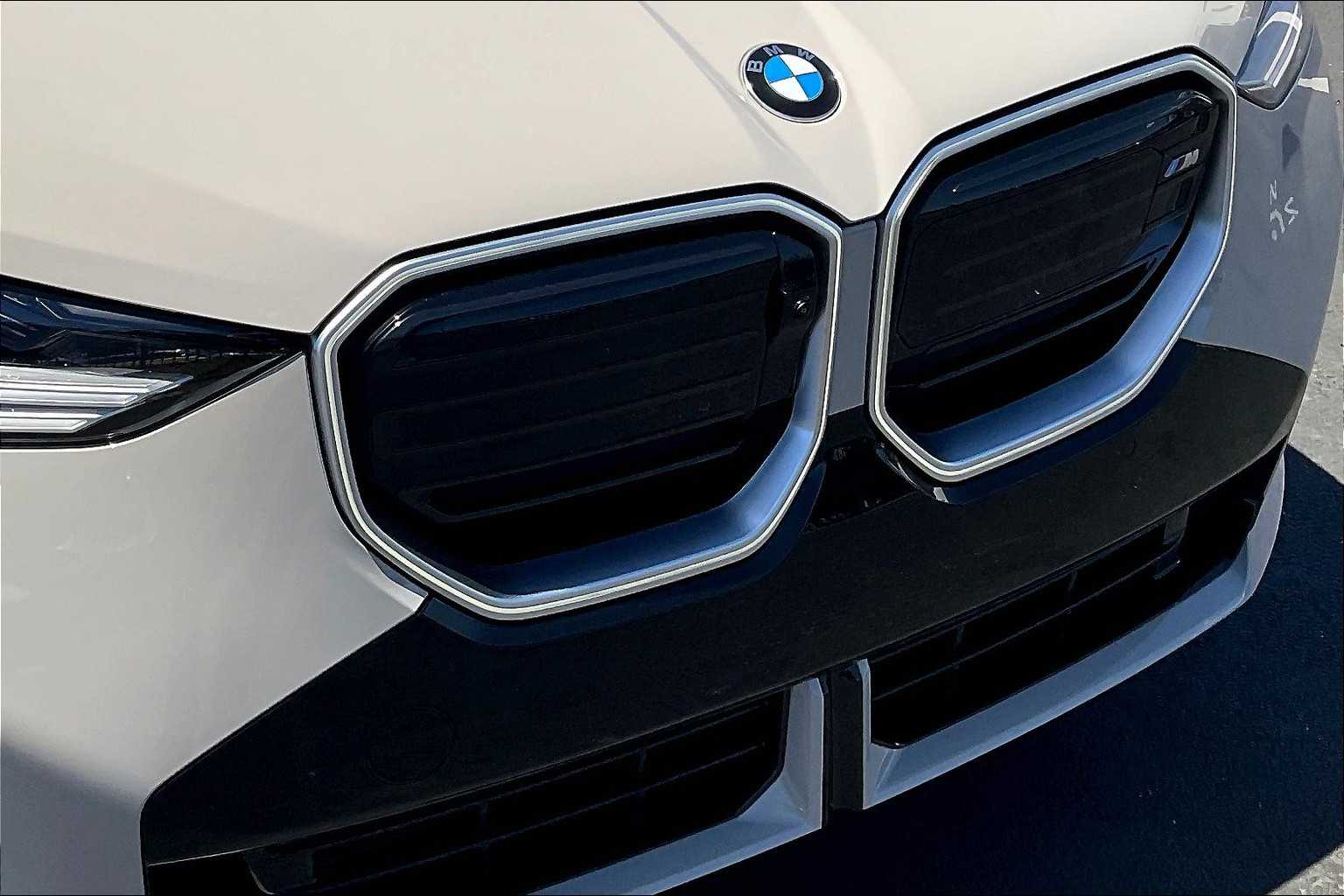 Vehicle image 24 of 35