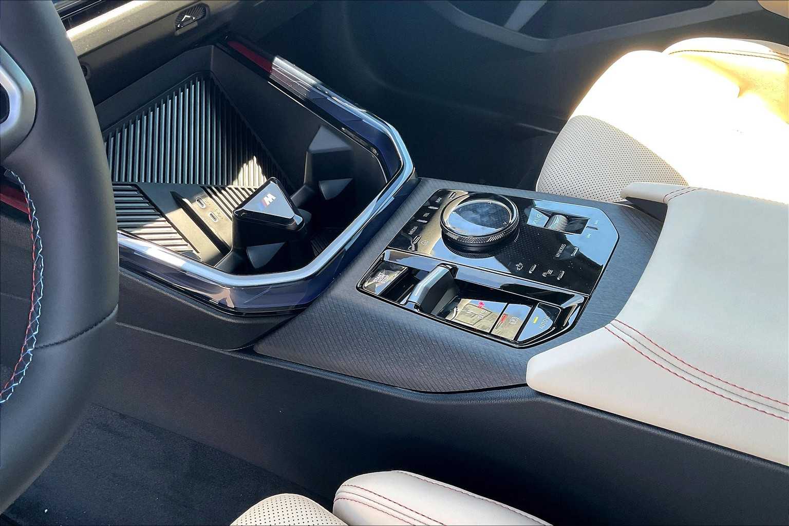 Vehicle image 23 of 35