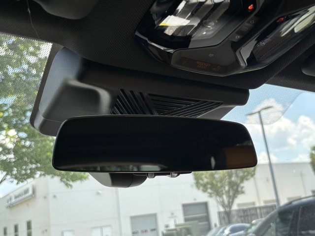 Vehicle image 35 of 37