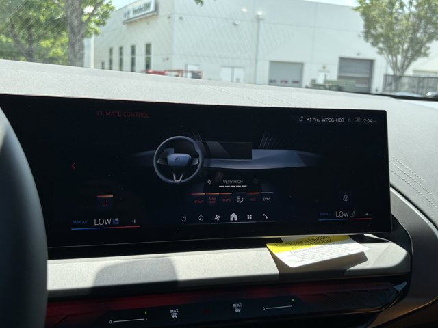 Vehicle image 24 of 37