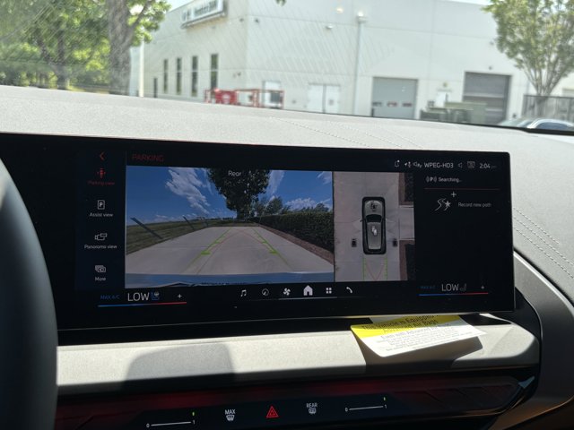 Vehicle image 22 of 37