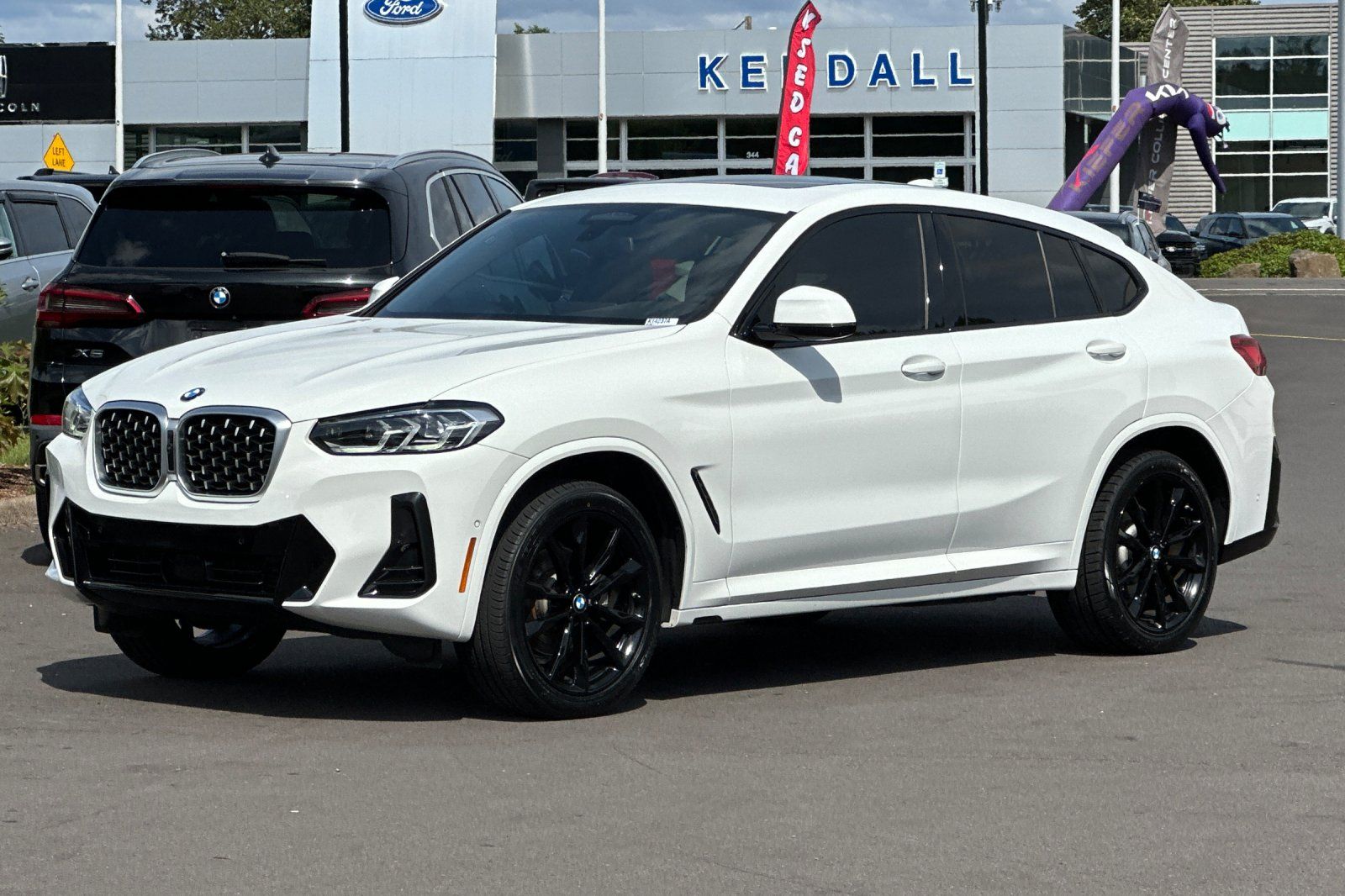 2025 BMW X4 xDrive30i Image 1 of 39