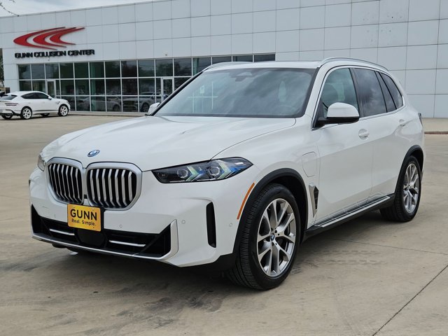 2025 BMW X5 xDrive50e Image 1 of 31
