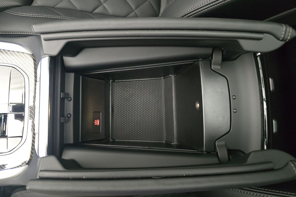 Vehicle image 22 of 31