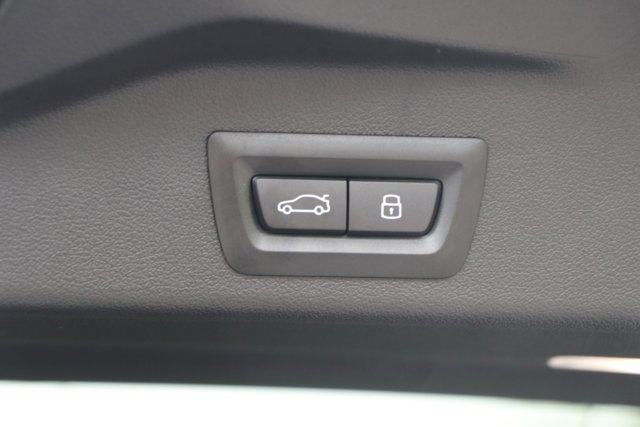 Vehicle image 37 of 38