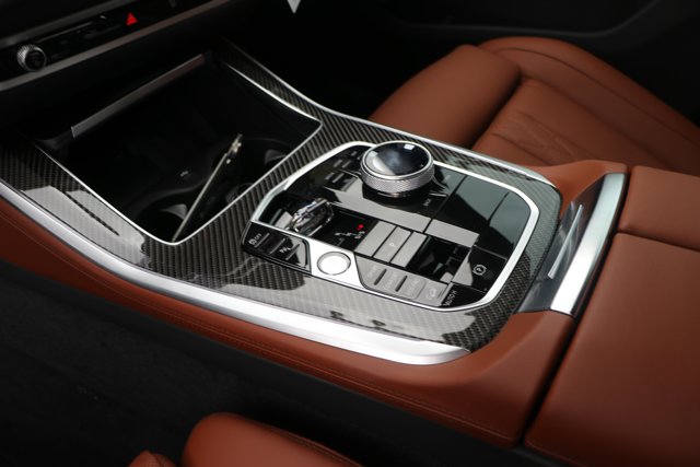 Vehicle image 23 of 38