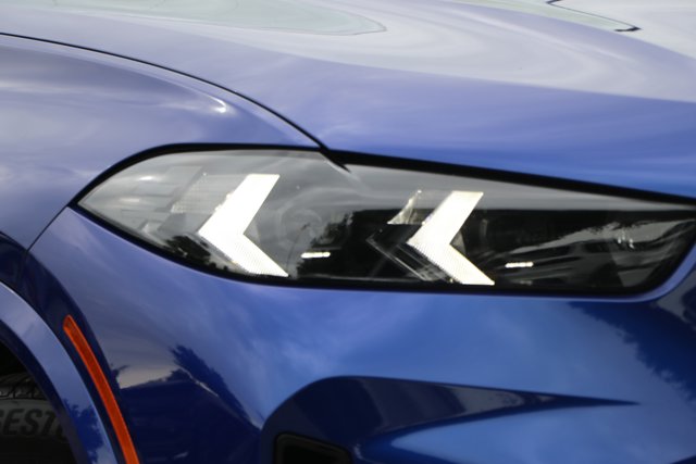 Vehicle image 9 of 38
