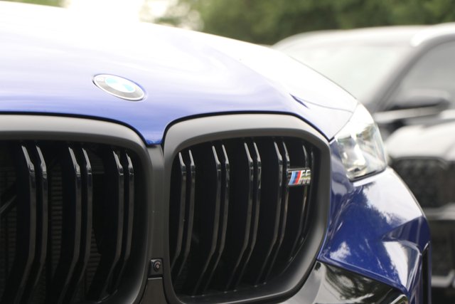 Vehicle image 10 of 38