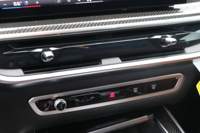 Vehicle image 22 of 38