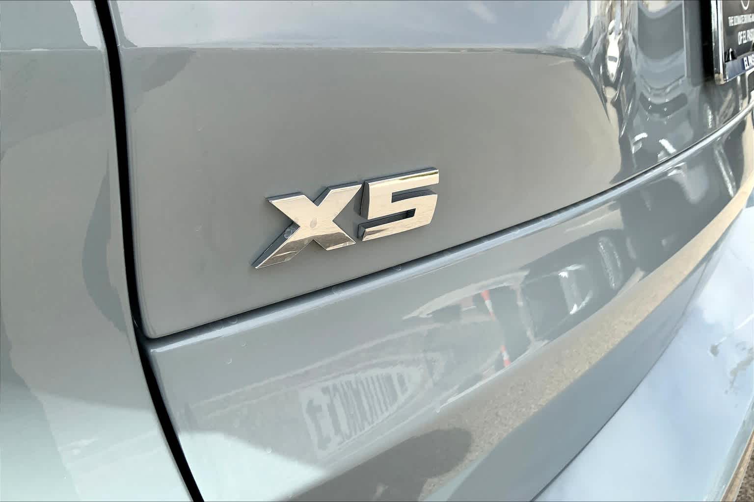 Vehicle image 15 of 20