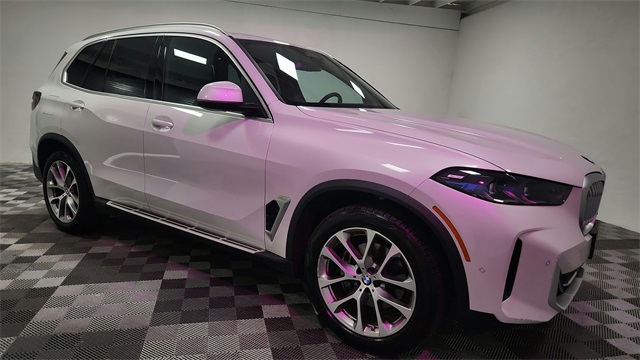 Vehicle image 4 of 24