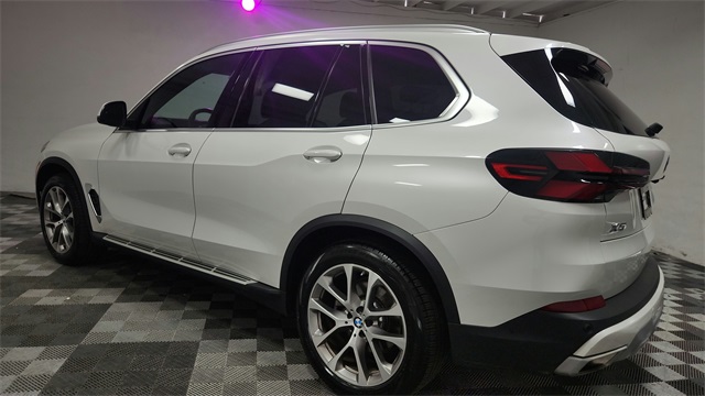 Vehicle image 9 of 24