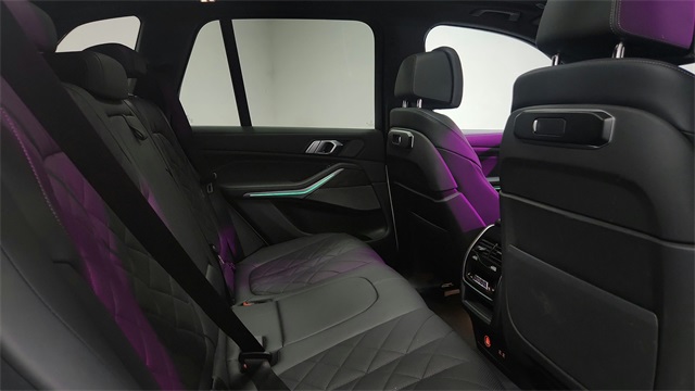 Vehicle image 20 of 24