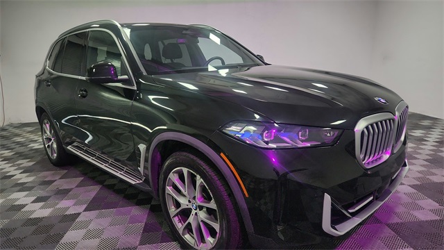 2025 BMW X5 xDrive40i Image 3 of 26