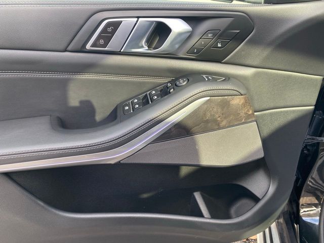 2025 BMW X5 xDrive40i Image 32 of 51
