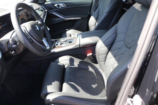 Vehicle image 14 of 37
