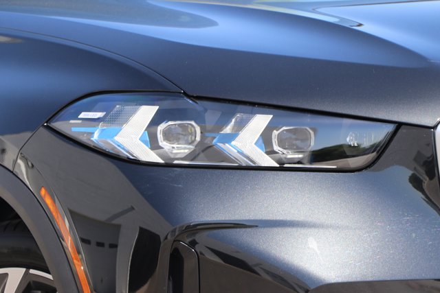 Vehicle image 9 of 37